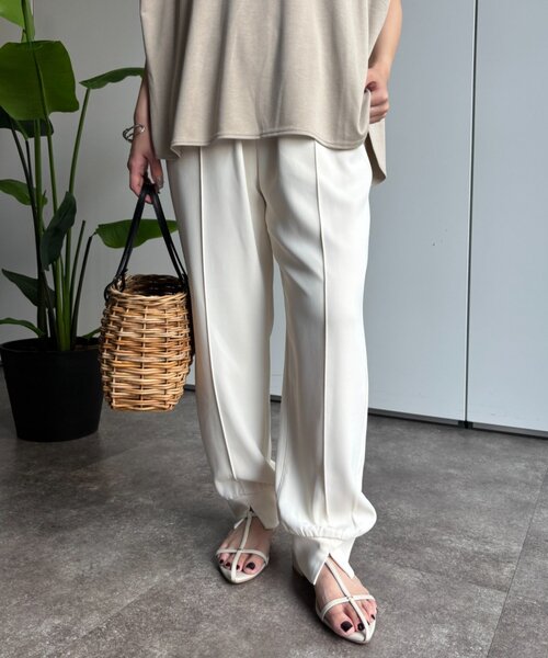 Jena espace merveilleux(ジェナ エスパスメルヴェイユ)の「トロミジョガーパンツ(その他パンツ・レディース・ブラック/グレー/アイボリー・FREE)」の7枚目の写真