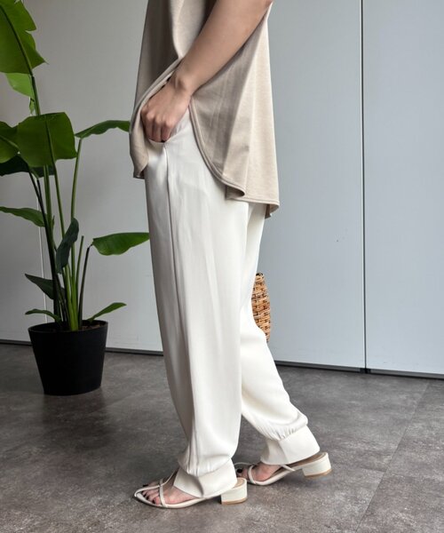 Jena espace merveilleux(ジェナ エスパスメルヴェイユ)の「トロミジョガーパンツ(その他パンツ・レディース・ブラック/グレー/アイボリー・FREE)」の8枚目の写真