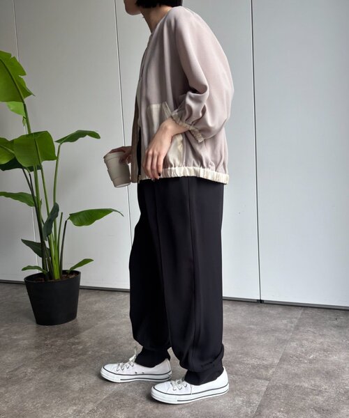 Jena espace merveilleux(ジェナ エスパスメルヴェイユ)の「トロミジョガーパンツ(その他パンツ・レディース・ブラック/グレー/アイボリー・FREE)」の11枚目の写真