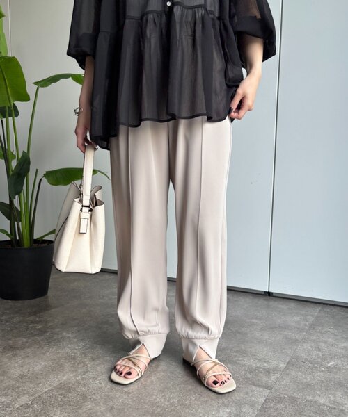 Jena espace merveilleux(ジェナ エスパスメルヴェイユ)の「トロミジョガーパンツ(その他パンツ・レディース・ブラック/グレー/アイボリー・FREE)」の18枚目の写真