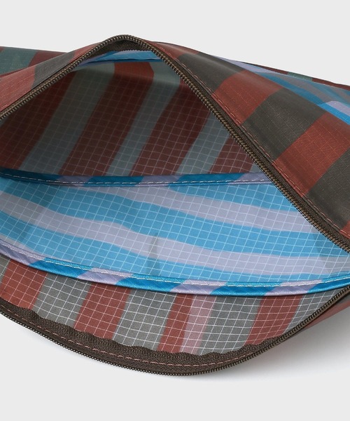 Paul Smith（ポールスミス）の「Susan Bijl x Paul Smith “The New Pouch” Medium【553451 BIJLPM】（ポーチ・メンズ・ベージュ・FREE）」の3枚目の写真