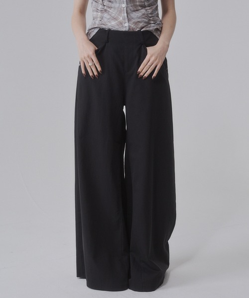 ENVYM(アンビー)の「ローライズルーズワイドパンツ(その他パンツ・レディース・カーキ/ブラック・SMALL)」の2枚目の写真