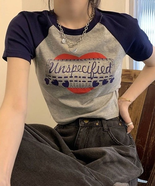 CANVAS+(キャンバスプラス)の「【CANVAS+】ハートグラフィックラグランTシャツ(Tシャツ/カットソー・レディース・ホワイト/グレー・M)」の1枚目の写真