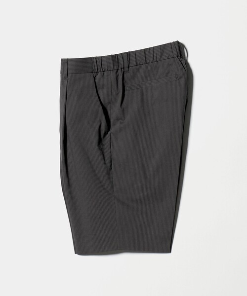 UNITED ARROWS(ユナイテッドアローズ)の「【別注】<NUMBER M> ドビー ストライプ 1プリーツ ショーツ(その他パンツ・メンズ・ダークグレー/ブラック・48/50/46)」の1枚目の写真