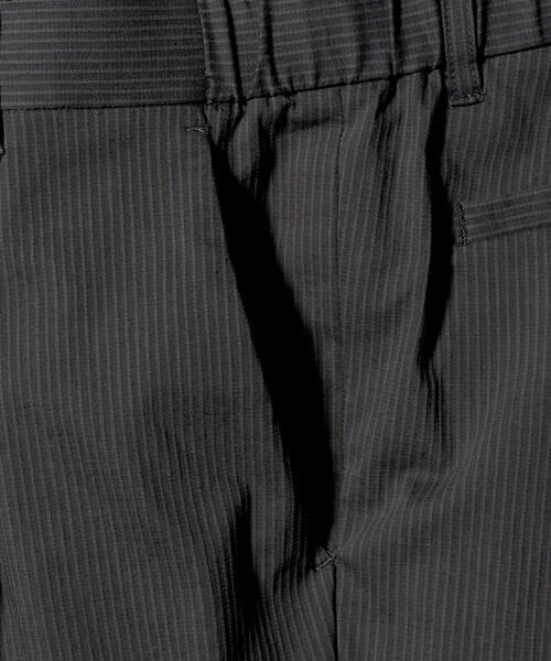 UNITED ARROWS(ユナイテッドアローズ)の「【別注】<NUMBER M> ドビー ストライプ 1プリーツ ショーツ(その他パンツ・メンズ・ダークグレー/ブラック・48/50/46)」の5枚目の写真