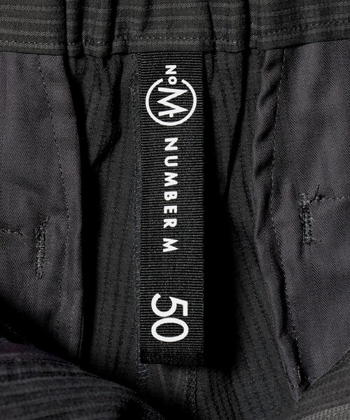 UNITED ARROWS(ユナイテッドアローズ)の「【別注】<NUMBER M> ドビー ストライプ 1プリーツ ショーツ(その他パンツ・メンズ・ダークグレー/ブラック・48/50/46)」の14枚目の写真