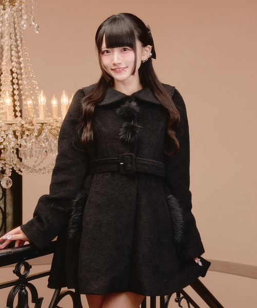 Pal elfy（パルエルフィー）の「ファー付きヒロインフレアコート（その他アウター・レディース・オフホワイト/ブラック・フリー）」の5枚目の写真