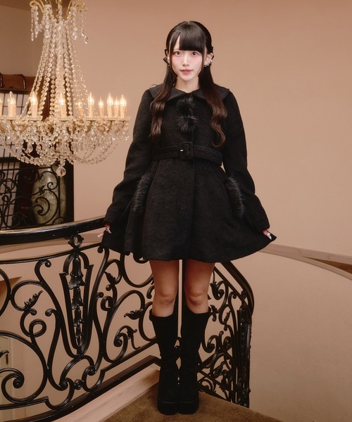 Pal elfy（パルエルフィー）の「ファー付きヒロインフレアコート（その他アウター・レディース・オフホワイト/ブラック・フリー）」の8枚目の写真