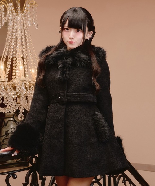 Pal elfy（パルエルフィー）の「ファー付きヒロインフレアコート（その他アウター・レディース・オフホワイト/ブラック・フリー）」の12枚目の写真