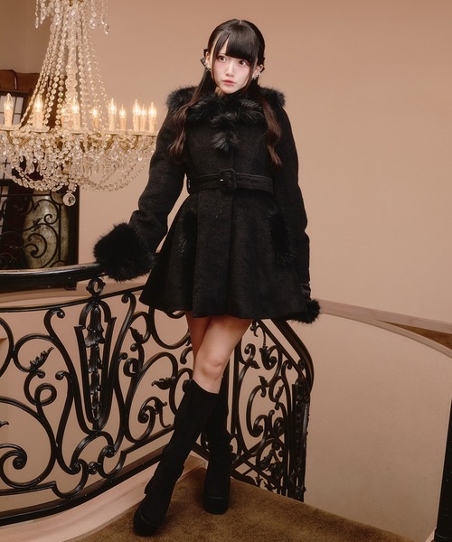 Pal elfy（パルエルフィー）の「ファー付きヒロインフレアコート（その他アウター・レディース・オフホワイト/ブラック・フリー）」の18枚目の写真