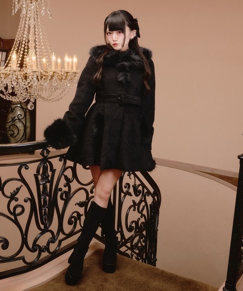 Pal elfy（パルエルフィー）の「ファー付きヒロインフレアコート（その他アウター・レディース・オフホワイト/ブラック・フリー）」の19枚目の写真