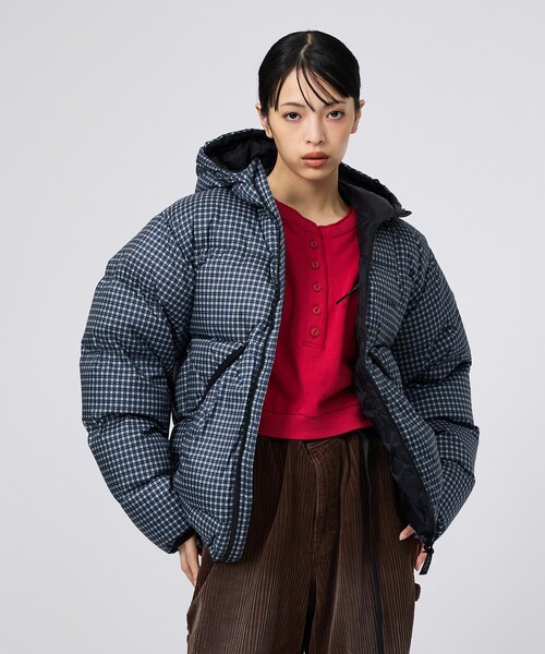 Gramicci(グラミチ)の「【GRAMICCI / グラミチ】HOODED DOWN / フーデットダウンジャケット / ユニセックス(ブルゾン・メンズ・ストライプ・L/M)」の1枚目の写真