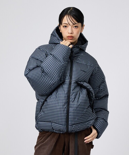 Gramicci(グラミチ)の「【GRAMICCI / グラミチ】HOODED DOWN / フーデットダウンジャケット / ユニセックス(ブルゾン・メンズ・ストライプ・L/M)」の2枚目の写真