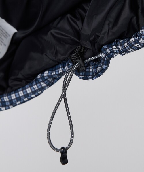 Gramicci(グラミチ)の「【GRAMICCI / グラミチ】HOODED DOWN / フーデットダウンジャケット / ユニセックス(ブルゾン・メンズ・ストライプ・L/M)」の15枚目の写真