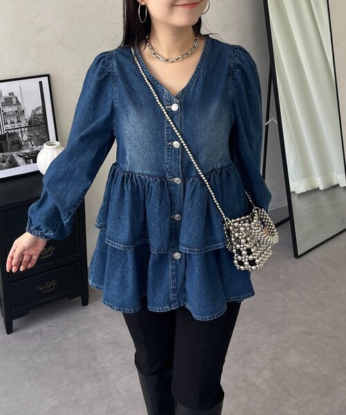prose verse(プロズヴェール)の「ダブルフリルデニムペプラムブラウス(シャツ/ブラウス・レディース・ブルー・LARGE/MEDIUM/SMALL)」の6枚目の写真
