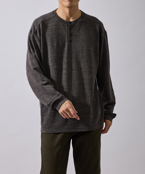 ADAM ET ROPE'（アダムエロペ）の「ヘンリーネックプルオーバー（Tシャツ/カットソー・メンズ・ダークブラウン/ブラック・L/M/LL）」の5枚目の写真