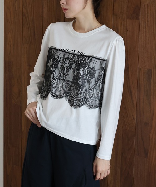 J by blue(ジェイバイブルー)の「ロングスリーブレースドッキングロゴTシャツ(Tシャツ/カットソー・レディース・ホワイト/ブラック・MEDIUM)」の2枚目の写真