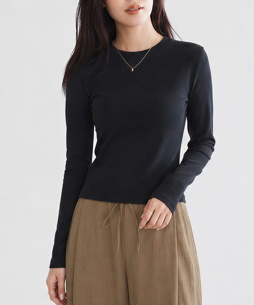 JOCOSA(ジョコサ)の「【選べる2つのネックライン】クルーネック コンパクトシルエット ロンT(Tシャツ/カットソー・レディース・ホワイト/ブラック・L/M/S)」の1枚目の写真