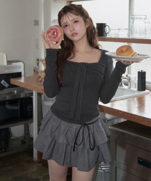 TITTY&CO.(ティティーアンドコー)の「リボンチェックフリルミニスカート(スカート・レディース・ブラウン/ブラック・SMALL/MEDIUM)」の7枚目の写真