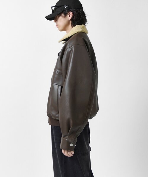 Lui's(ルイス)の「【Neucon】SHERPA COLLAR VOLUME A-2 BLOUSON / 2WAY襟ボアボリュームレザーA2ブルゾン / ジャケット(ブルゾン・メンズ・ブラック/ダークブラウン・1/2)」の9枚目の写真