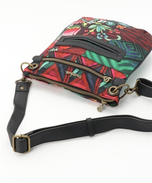 Desigual（デシグアル）の「「Desigual/デシグアル」バッグ（ショルダーバッグ・レディース・レッド系その他・ONE SIZE）」の6枚目の写真
