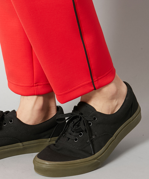 FRED PERRY(フレッドペリー)の「FRED PERRY フレッドペリー 別注 サイドライン入り クロップド トラックパンツ(その他パンツ・メンズ・ネイビー/ブラック/レッド・LARGE/MEDIUM/SMALL)」の7枚目の写真