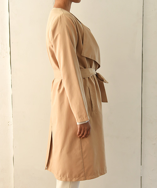 Luz Llena (philter)（ラズレナ　フィルター）の「ノーカラー・ロングトレンチコート（トレンチコート・レディース・ベージュ/グレイッシュベージュ/スモークピンク・LARGE/MEDIUM）」の7枚目の写真