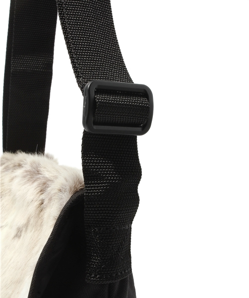 X-girl(エックスガール)の「X-girl Manhattan Portage SMALL BUNNY(メッセンジャーバッグ・レディース・グレー・ONE SIZE)」の4枚目の写真