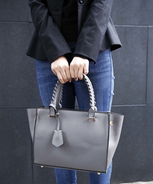 PLAIN CLOTHING(プレーンクロージング)の「フェミニンハンドル2wayバッグ【PLAIN CLOTHING】(トートバッグ・レディース・ブラック/ライトグレー/グレー/ベージュ/ネイビー/レッド/キャメル・FREE)」の3枚目の写真