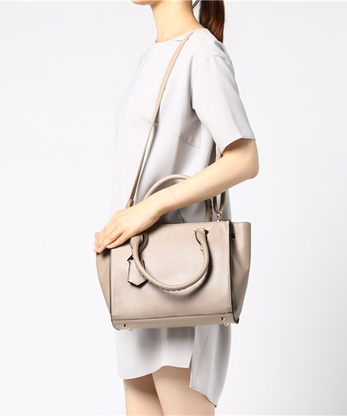 PLAIN CLOTHING(プレーンクロージング)の「フェミニンハンドル2wayバッグ【PLAIN CLOTHING】(トートバッグ・レディース・ブラック/ライトグレー/グレー/ベージュ/ネイビー/レッド/キャメル・FREE)」の11枚目の写真