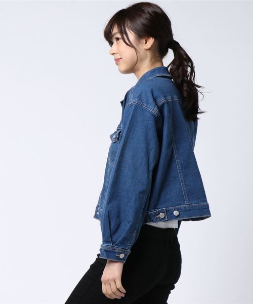 WEGO（ウィゴー）の「WEGO/ボリュームスリーブビッグシルエットデニムジャケット（デニムジャケット・レディース・インディゴブルー/ダークインディゴブルー・MEDIUM/LARGE）」の10枚目の写真
