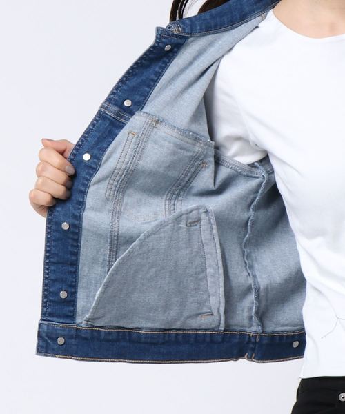 WEGO（ウィゴー）の「WEGO/ボリュームスリーブビッグシルエットデニムジャケット（デニムジャケット・レディース・インディゴブルー/ダークインディゴブルー・MEDIUM/LARGE）」の8枚目の写真