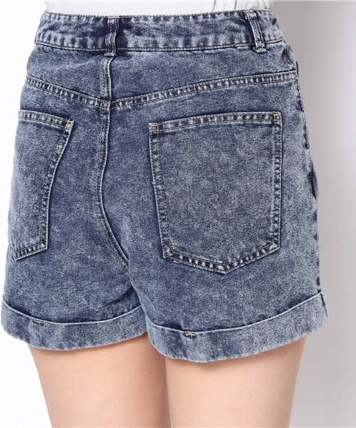 WEGO（ウィゴー）の「ハイウエストデニムショーツ（デニムパンツ・レディース・ホワイト/インディゴブルー/ダークインディゴブルー/ライトインディゴブルー・MEDIUM/LARGE）」の8枚目の写真