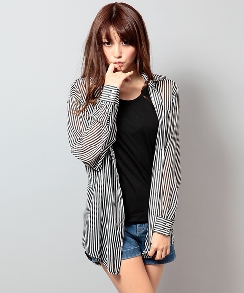 WEGO（ウィゴー）の「ハイウエストデニムショーツ（デニムパンツ・レディース・ホワイト/インディゴブルー/ダークインディゴブルー/ライトインディゴブルー・MEDIUM/LARGE）」の16枚目の写真