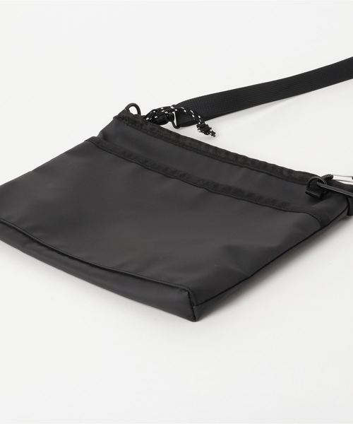 WEGO（ウィゴー）の「WEGO/ベーシックサコッシュ（ショルダーバッグ・メンズ・ブラック/その他1/その他2/ブラック系その他/ベージュ・FREE）」の6枚目の写真