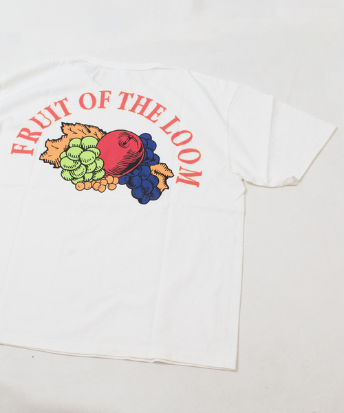 FRUIT OF THE LOOM（フルーツオブザルーム）の「FRUITS OF THE ROOM/フルーツオブザルーム/PRINT TEE/TOMPKINS（Tシャツ/カットソー・メンズ・ホワイト/ネイビー/ブラック・MEDIUM/LARGE）」の2枚目の写真