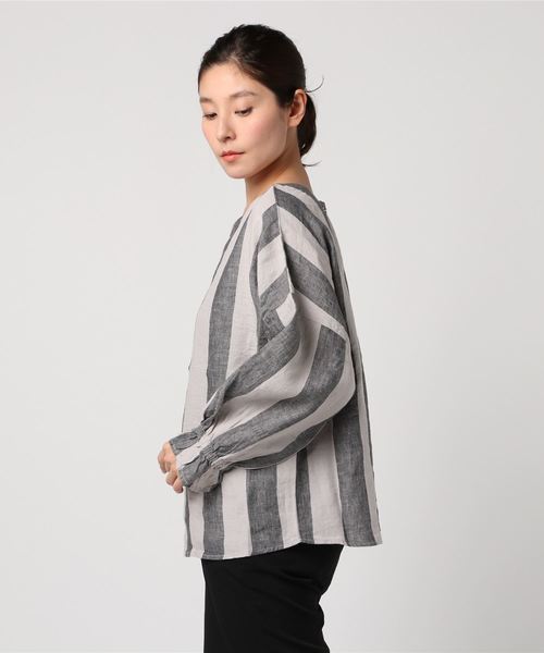 Avec des tenue(アヴェックデトゥニュ)の「【Avec des tunue/アヴェック デ トゥニュ】ボリュームキャンディスリーブ ストライプブラウス 1-10015 KDU(シャツ/ブラウス・レディース・ベージュ/ネイビー・FREE)」の3枚目の写真