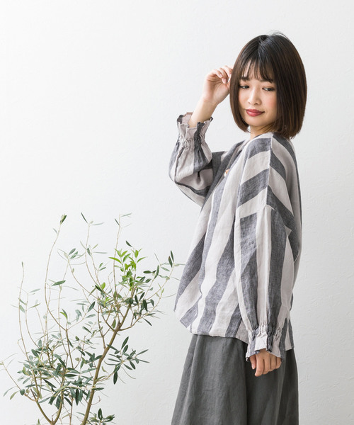 Avec des tenue(アヴェックデトゥニュ)の「【Avec des tunue/アヴェック デ トゥニュ】ボリュームキャンディスリーブ ストライプブラウス 1-10015 KDU(シャツ/ブラウス・レディース・ベージュ/ネイビー・FREE)」の7枚目の写真