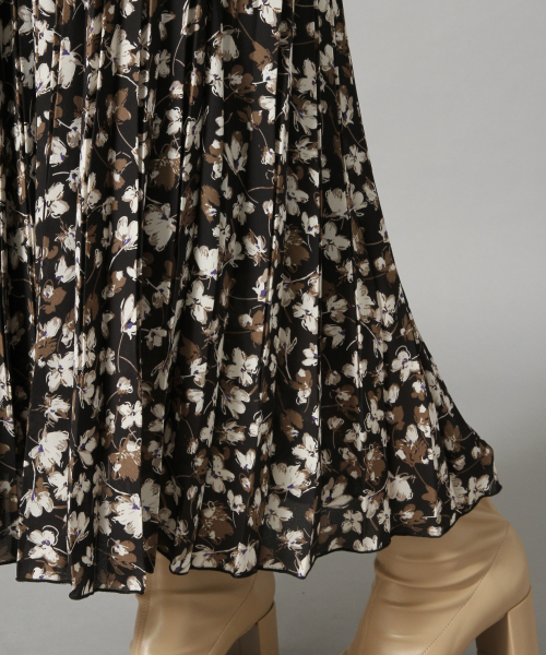 LOWRYS FARM(ローリーズファーム)の「ハナプリーツスカート 856557(スカート・レディース・ブラック/ベージュ/ブルー/オフホワイト/ホワイト系その他/パープル/モカ/ミント・FREE)」の13枚目の写真