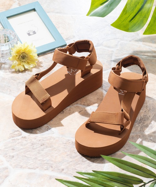 menue(メヌエ)の「ウェッジソール 面ファスナー スポーツ サンダル 5cmヒール(サンダル・レディース・ホワイト/ブラック/グレー/その他/ホワイト系その他/ピンクベージュ/レオパード/チャコールグレー/ブラウン系その他・LL/3L/XS/XXS/S/M/L/XXXS)」の6枚目の写真