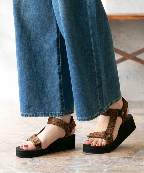 menue(メヌエ)の「ウェッジソール 面ファスナー スポーツ サンダル 5cmヒール(サンダル・レディース・ホワイト/ブラック/グレー/その他/ホワイト系その他/ピンクベージュ/レオパード/チャコールグレー/ブラウン系その他・LL/3L/XS/XXS/S/M/L/XXXS)」の11枚目の写真