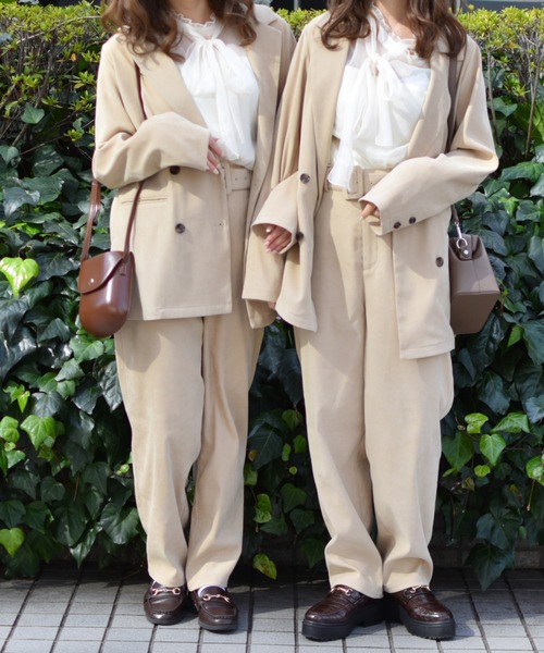 PairPair(ペアペア)の「ダブルテーラードジャケット(セットアップ)(テーラードジャケット・レディース・ライトベージュ/ブルーグレー/モカ・FREE)」の4枚目の写真