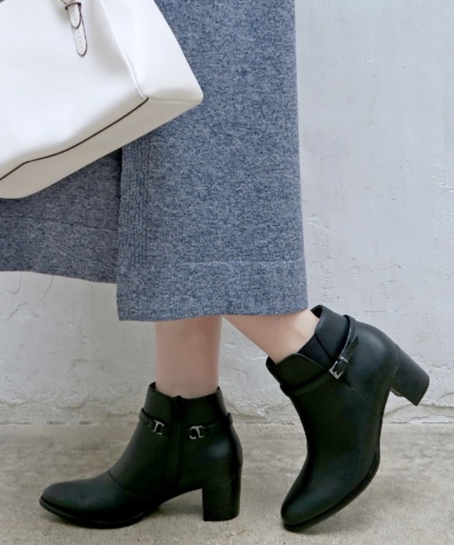 enchanted（エンチャンテッド）の「《晴雨兼用》ベルテッドレインブーツ（レインシューズ・レディース・ライトグレー/ブラック/ブラック系その他/アイボリー/ブラック系その他2/ダークブラウン/グレイッシュベージュ・23/24/24.5/23.5/22.5/25）」の3枚目の写真