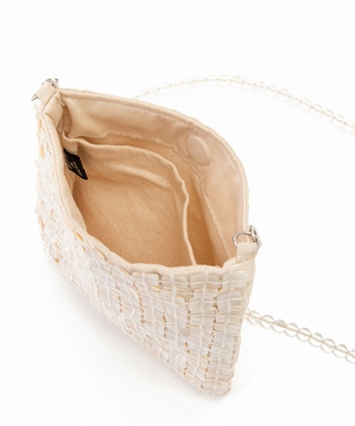 Casselini（キャセリーニ）の「Casselini（キャセリーニ）インディアンシェルポシェット（ショルダーバッグ・レディース・アイボリー・FREE）」の2枚目の写真