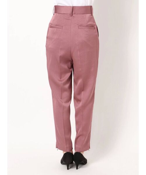 MERCURYDUO(マーキュリーデュオ)の「サテンテーパードパンツ(その他パンツ・レディース・ベージュ/ピンク/ブルー・SMALL/MEDIUM)」の8枚目の写真