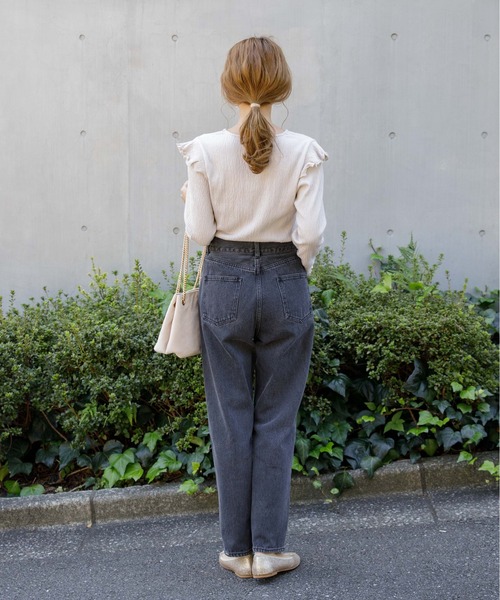 flower（フラワー）の「ショルダーペタルトップ（シャツ/ブラウス・レディース・ブラック/ピンク・FREE）」の5枚目の写真