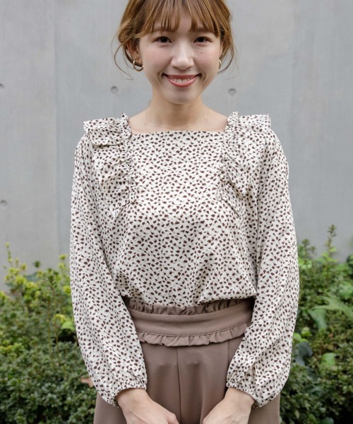 flower（フラワー）の「フェミニンフラッフブラウス（シャツ/ブラウス・レディース・アイボリー/ブラウン・FREE）」の2枚目の写真