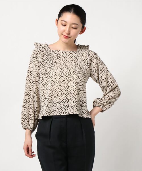 flower（フラワー）の「フェミニンフラッフブラウス（シャツ/ブラウス・レディース・アイボリー/ブラウン・FREE）」の17枚目の写真