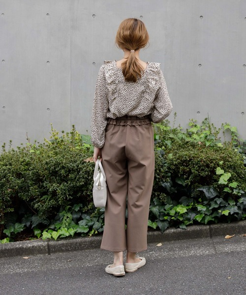 flower（フラワー）の「フェミニンフラッフブラウス（シャツ/ブラウス・レディース・アイボリー/ブラウン・FREE）」の10枚目の写真