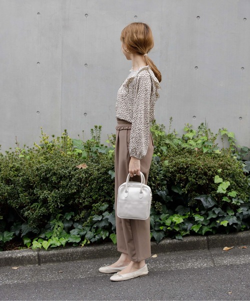 flower（フラワー）の「フェミニンフラッフブラウス（シャツ/ブラウス・レディース・アイボリー/ブラウン・FREE）」の11枚目の写真